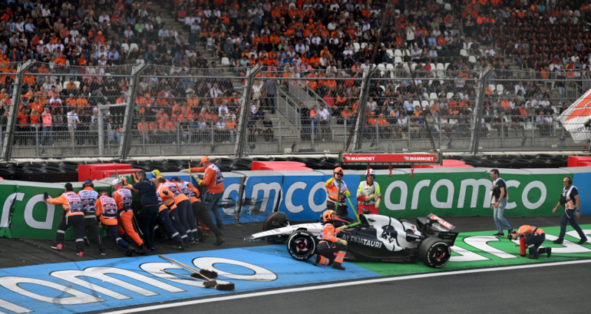 crash daniel ricciardo in zandvoort