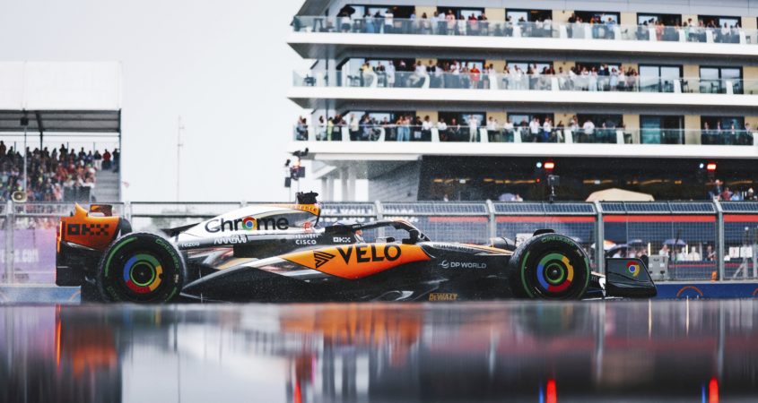 McLaren in spiegelbeeld op de Formule 1 Grand Prix van 2023