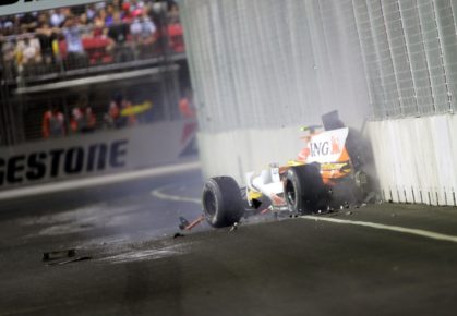 Crash Nelson Piquet jr in Singapore