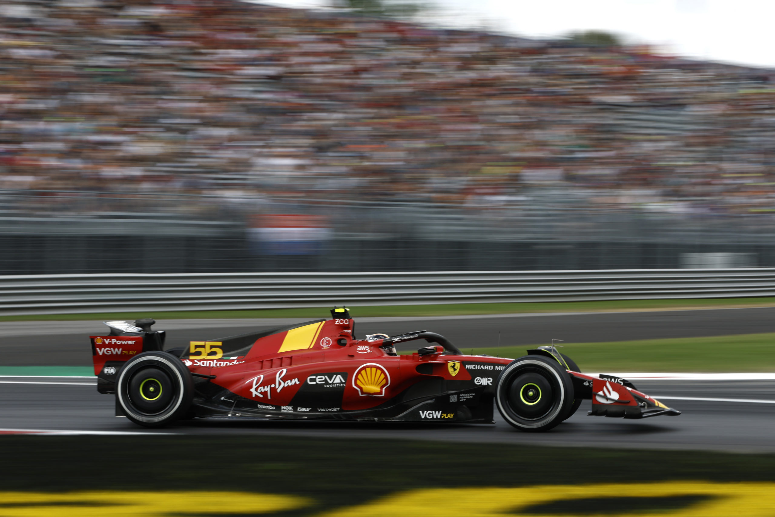 VT2 Monza: Sainz delizia Defosi con il miglior tempo, Stroll e Perez emettono bandiere rosse