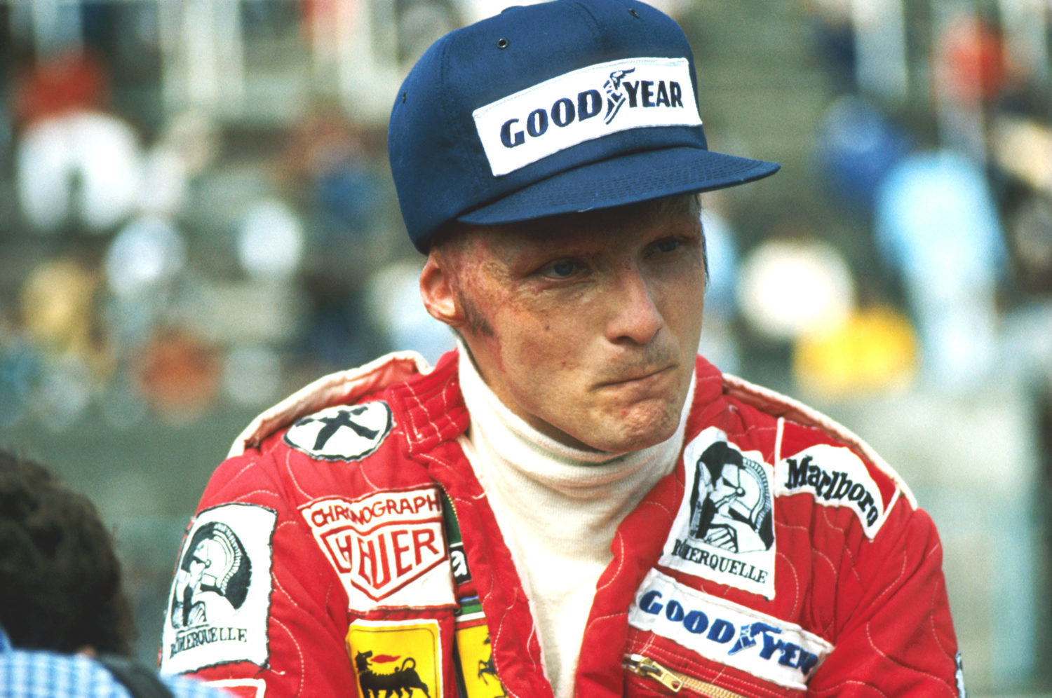 Niki Lauda maakt een heldhaftige comeback, slechts 6 weken na zijn zware crash verschijnt hij alweer aan de start 