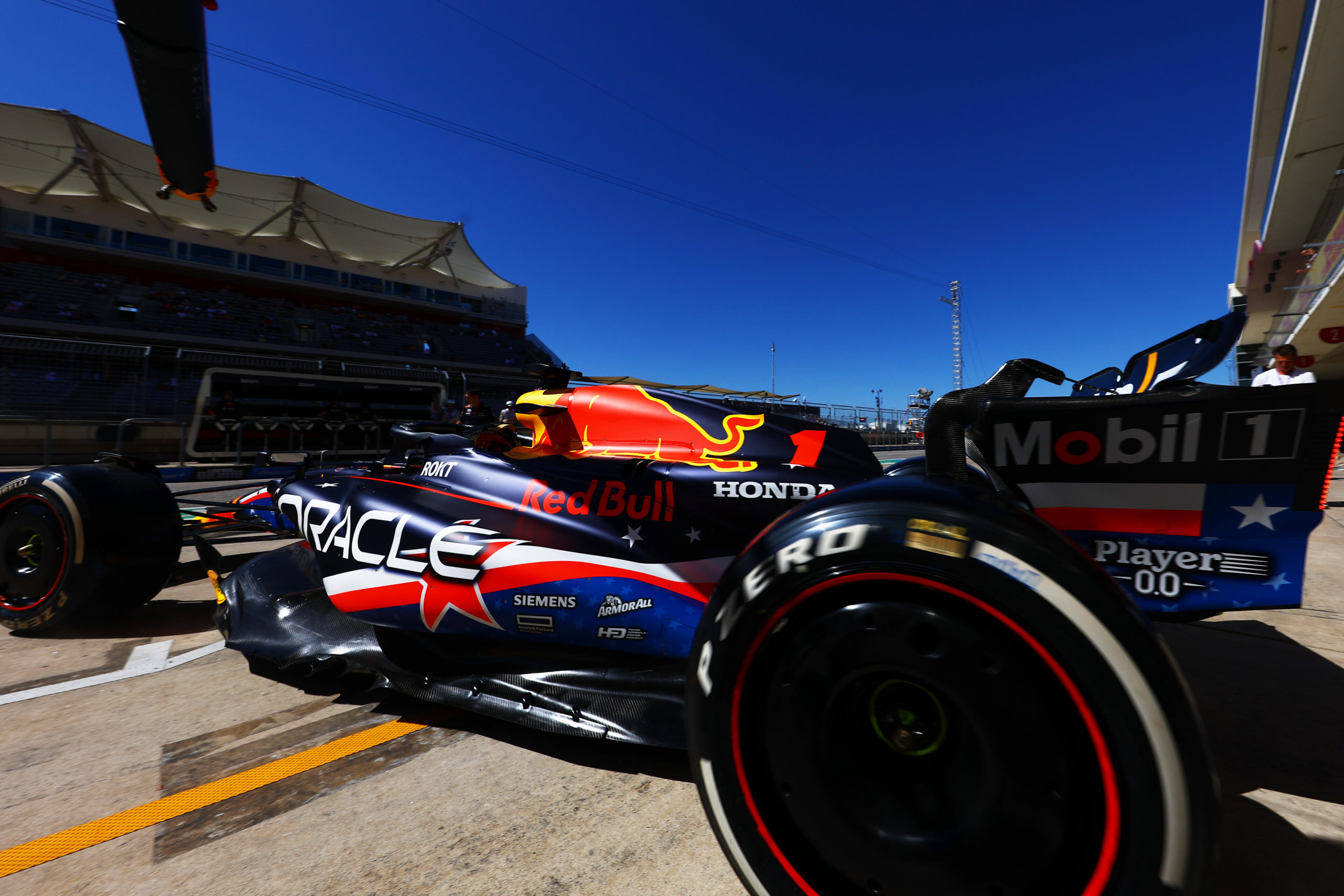 VT1 USA: Rush hour at the Mogul track, Verstappen shows off his muscles