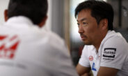 Ayao Komatsu achteraan Bahrein