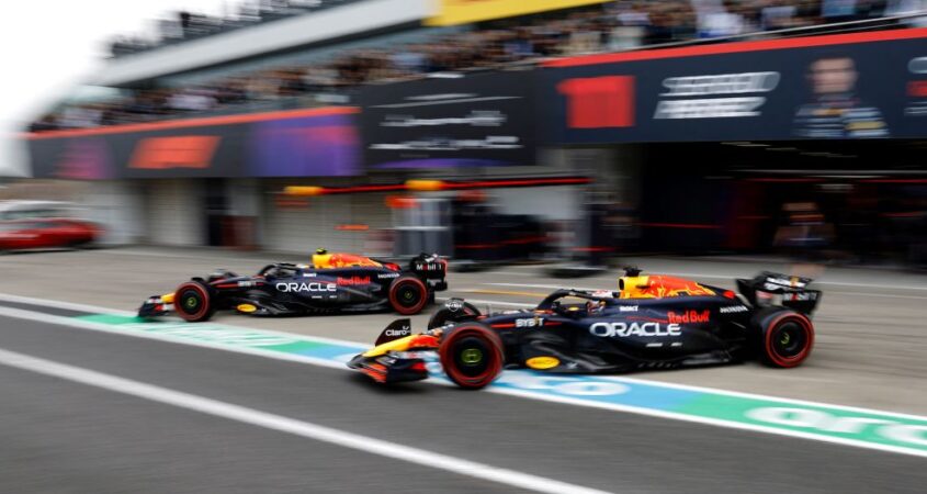 max verstappen en sergio Pérez in suzuka