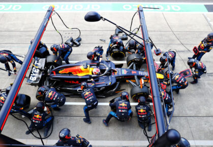 pitstop max verstappen suzuka