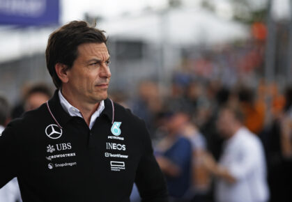 Mercedes waarschuwing Barcelona