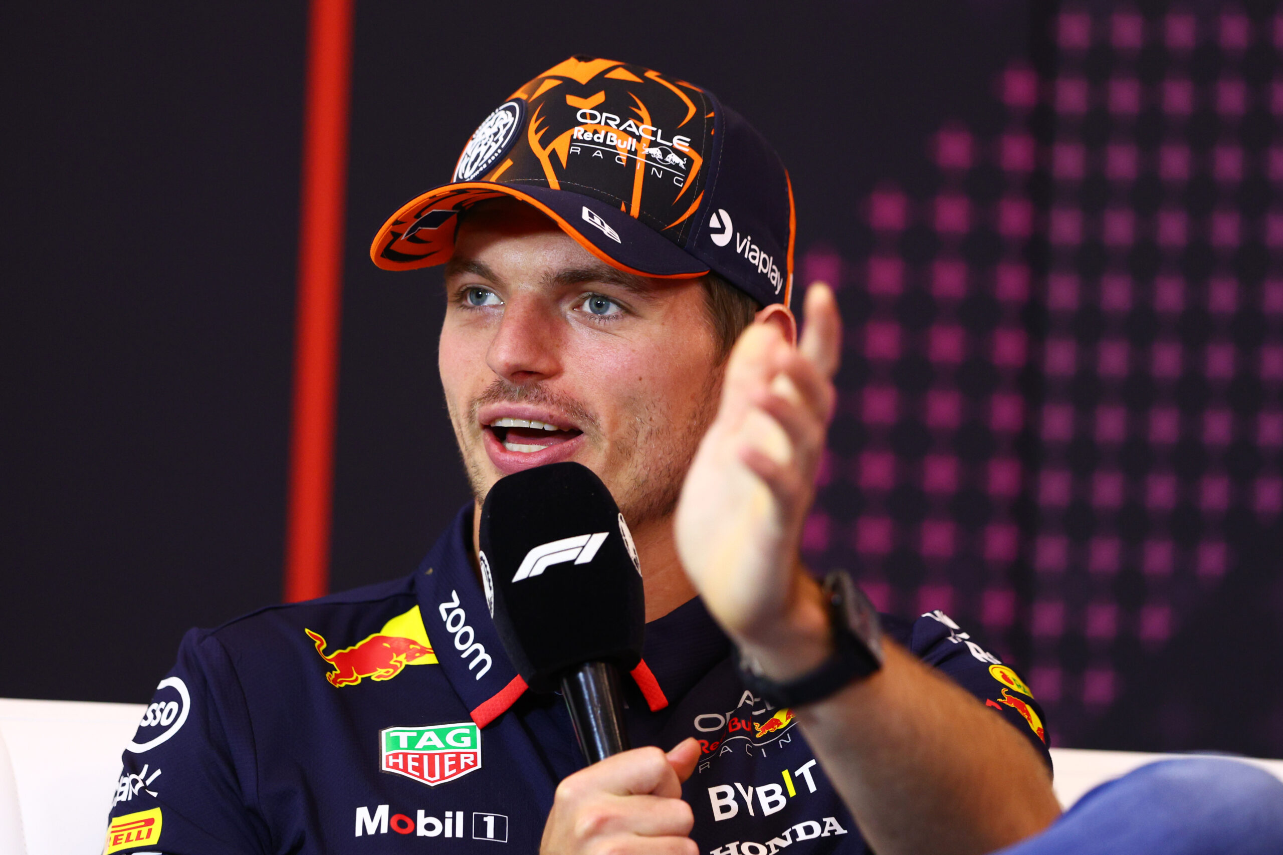 Verstappen testdag RB18