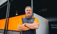 Zak Brown pleit voor betaalde stewards