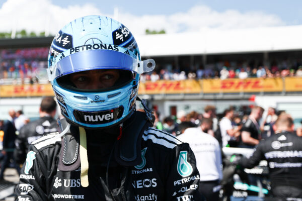 Russell ziet oud probleem bij Mercedes terugkeren: ‘Waren gewoon tergend langzaam’