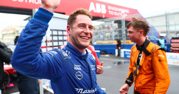 Vandoorne verrast met zege in natte Tokio E-Prix, Frijns in de punten