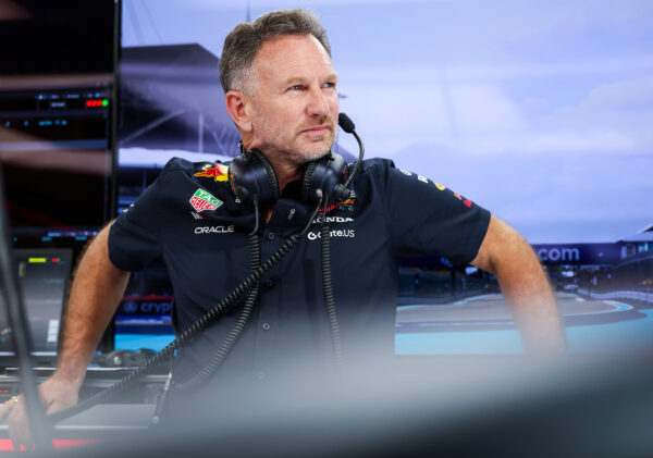 Horner maakt zich zorgen over te veel F1-regels: ‘Voelt niet meer als natuurlijk racen’