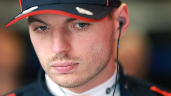 Verstappen hint op mogelijke Red Bull-exit: ‘Komende races belangrijk voor mijn toekomst’