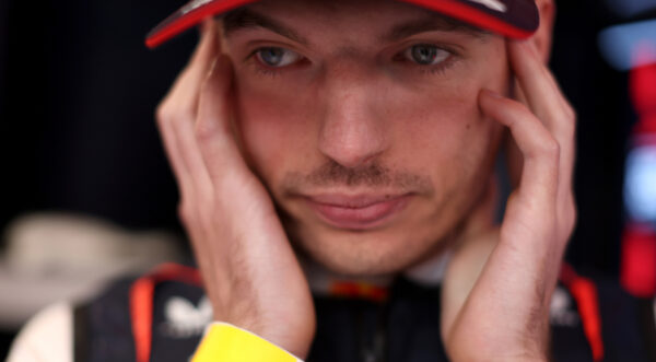 Opnieuw FIA-steward in opspraak na uitspraken over Max Verstappen: ‘Terechte straf’