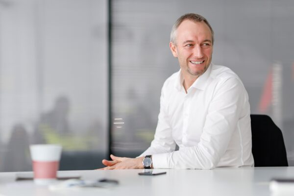 Voormalig Audi-topman Adam Baker ‘mogelijk’ naar Cadillac