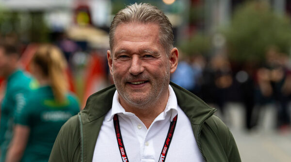 Jos Verstappen over diskwalificatie McLaren: ‘Enorme meevaller, extra energie voor Max’