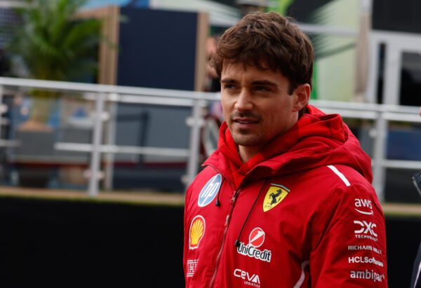 Leclerc ziet probleem bij Ferrari de kop opsteken: ‘Is al zo sinds mijn debuut’