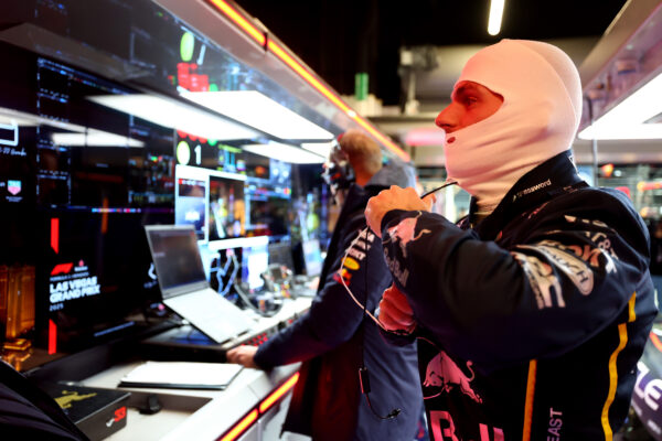 Verstappen geniet van triomf in Las Vegas: ‘Iedere ronde voelde comfortabel’