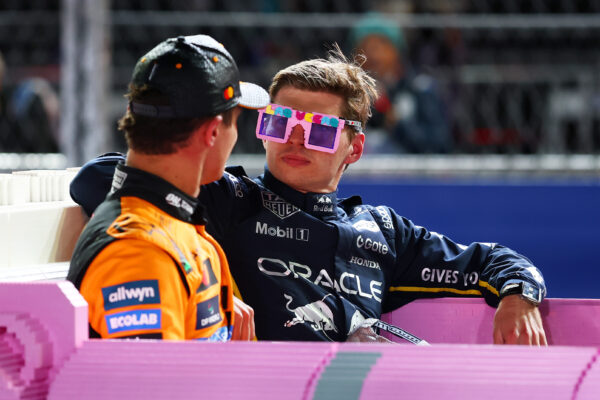 ‘Verstappen terug in titelstrijd na McLaren-shock in Las Vegas’ | Paddockpraat Update