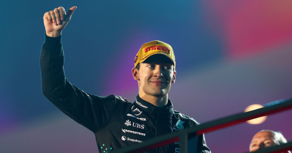 Podium voor Russell in Vegas: ‘Ik dacht een kans te hebben bij Verstappen’