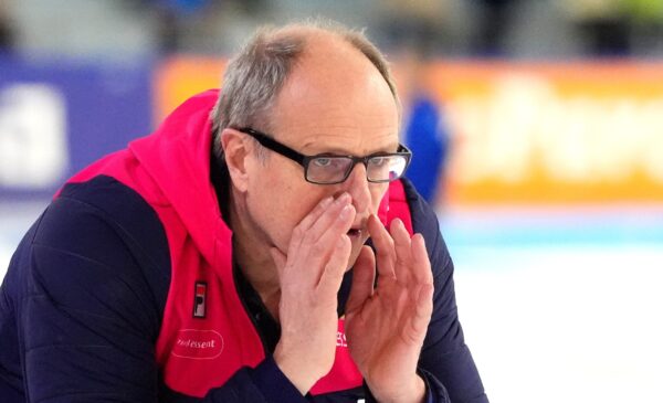 Schaatscoach Jac Orie gebruikt Max Verstappen als voorbeeld: ‘Hij durft risico’s te nemen’