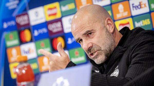 PSV-hoofdtrainer Peter Bosz volgt Verstappen op de voet: ‘Ruik angst bij Piastri en Norris’