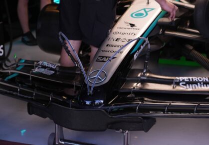 Mercedes voorvleugel