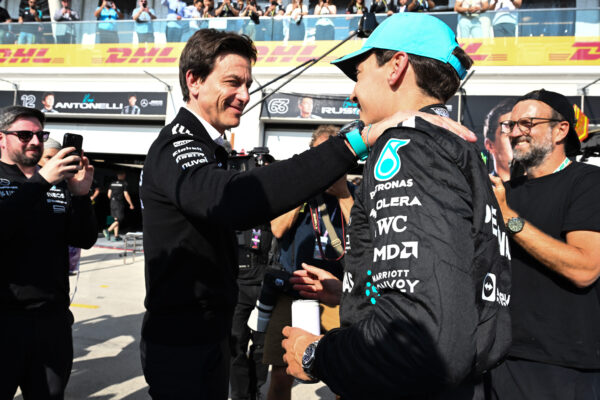 Wolff looft prestaties Russell: ‘We mogen ons gelukkig prijzen dat we hem hebben’