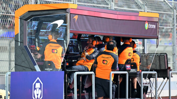McLaren onder vuur na strategische blunder: ‘Pitstop was een abc’tje’
