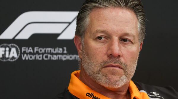 Teamorders McLaren bereiken Australische politiek: ‘Weten niks van de sport’, sneert Brown