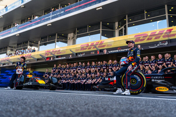 Geen titel, toch prijs voor Max Verstappen: ‘Goede spirit is megabelangrijk’