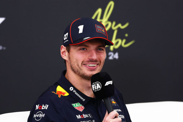 Onze man in Abu Dhabi: Mentale druk? Max Verstappen verkeert al in vakantiestemming