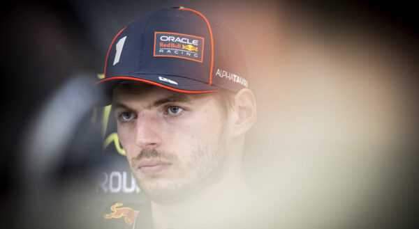 Verstappen haalt fel uit na kritiek: ‘Gaat alleen maar over Barcelona’