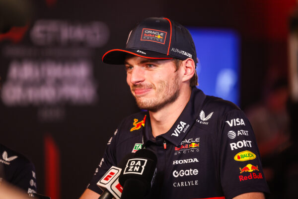 Verstappen kreeg verzoek van Russell om een slipstream: ‘Kon er wel om lachen’
