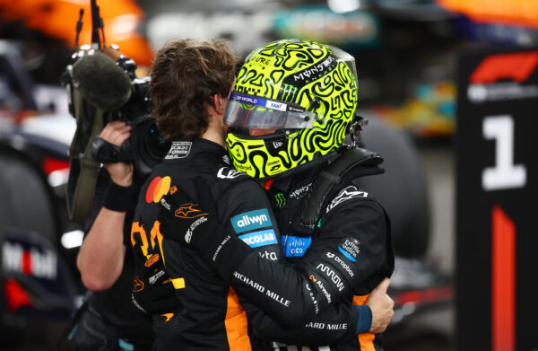 Norris vergelijkt zijn McLaren-teamgenoten: ‘Oscar daagde me het meest uit’