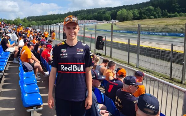 Onze man in F1: Duitse Max-fan in België