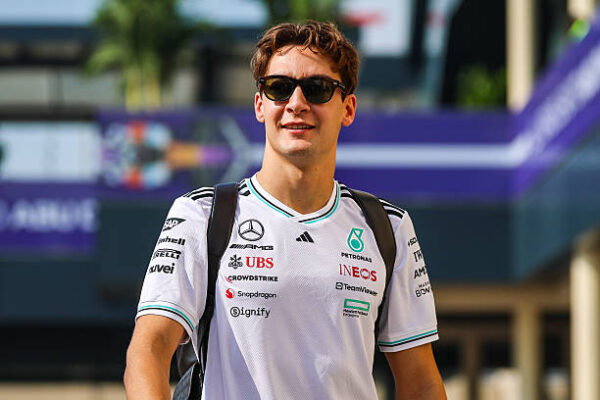 Russell waarschuwt McLaren voor teamorders: ‘Oneerlijk tegenover beide coureurs’