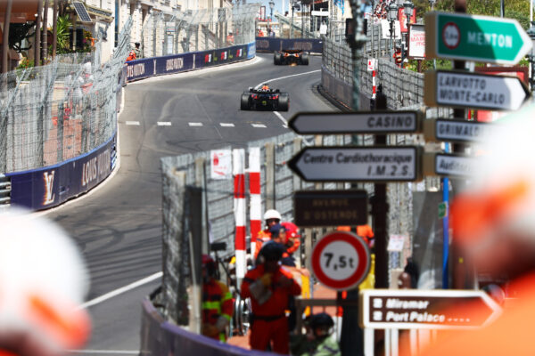 Onze man in Abu Dhabi: Liberty legt F1-rechten in de week voor miljardenklapper