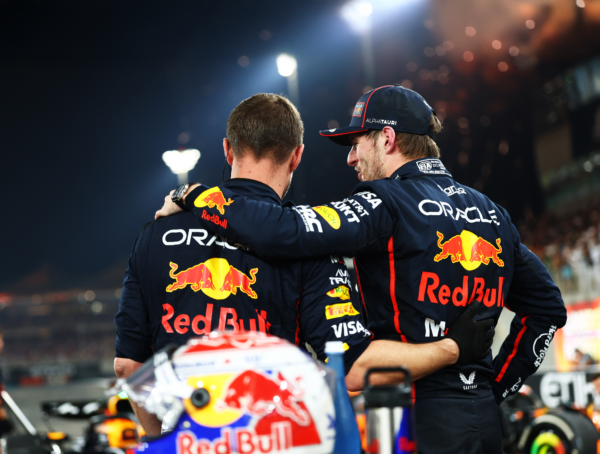 ‘Geen titel voor Verstappen, wel 5.000 poetsdoeken’ | Abu Dhabi Update