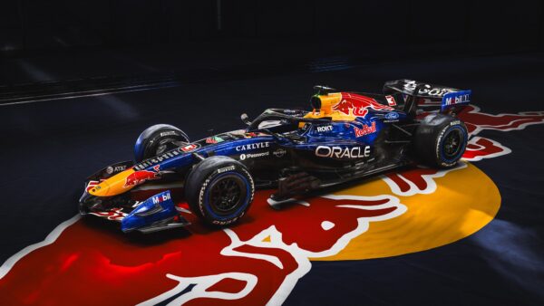 Back in blue! Red Bull onthult glimmende nieuwe auto van Max Verstappen