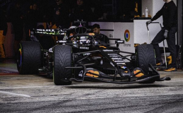 McLaren voegt zich bij F1-tests in Barcelona, Norris debuteert met nummer 1