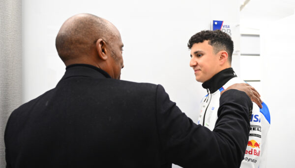 Isack Hadjar over horrordebuut in Melbourne: ‘Mijn wereld stortte in’