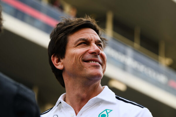 Wolff over zijn Mercedes-leiderschap: ‘Ik zie het team als mijn stam; ik moet ze beschermen’