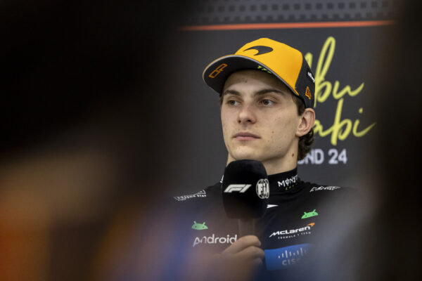 Herbert kritisch op Piastri na mislopen titel: ‘Max zou dat niet hebben laten gebeuren’