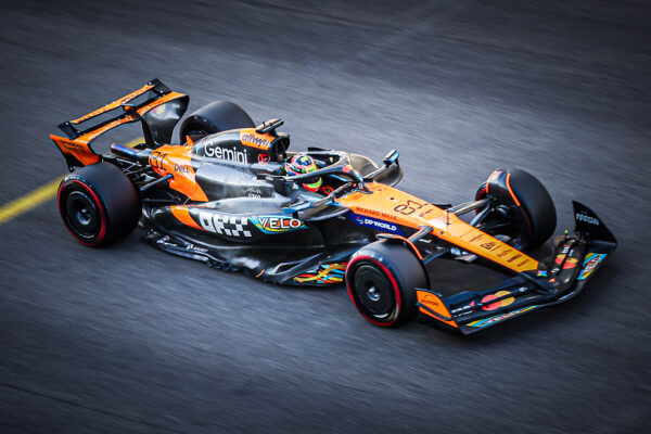 AkzoNobel verlengt  samenwerking met McLaren en stapt in endurance racing