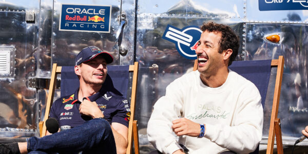 Verstappen mag racenummer van Ricciardo voeren: ‘Paar drankjes hebben geholpen’