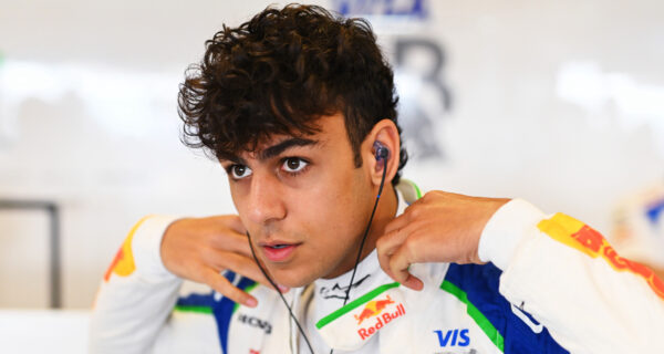 Arvid Lindblad wil F1-debuut niet onderschatten: ‘Mag niet naïef zijn’