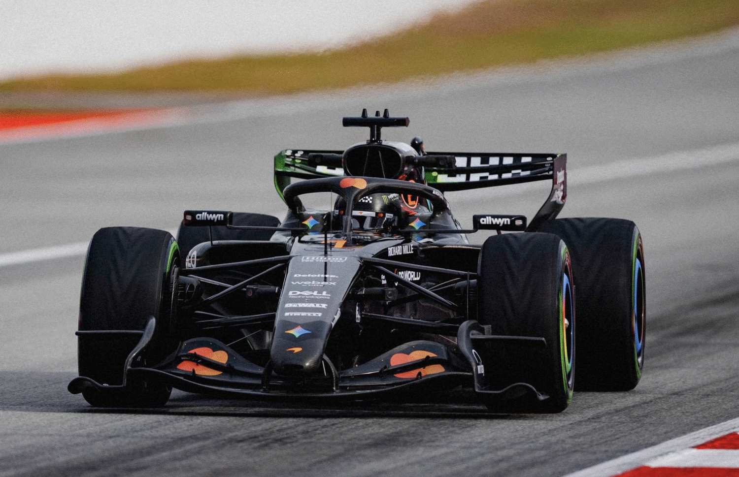 Norris 22 Racing Letters Norris moet nog wennen aan zijn nieuwe racenummer