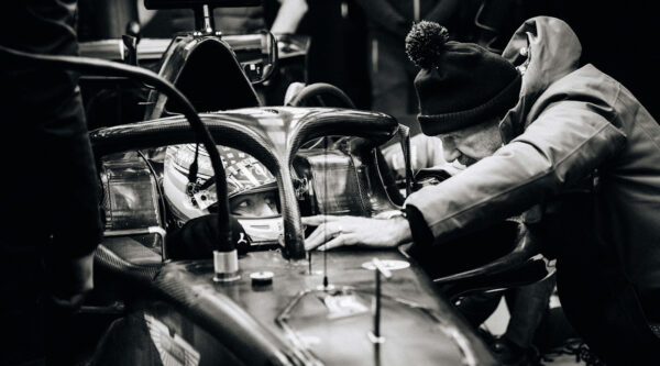 Adrian Newey deelt ontwerpfilosofie Aston Martin: ‘Heel andere auto in Australië’