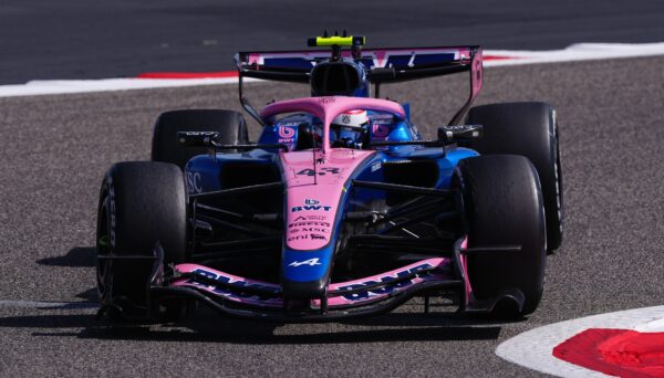 F1-tests Bahrein | Franco Colapinto veroorzaakt eerste rode vlag