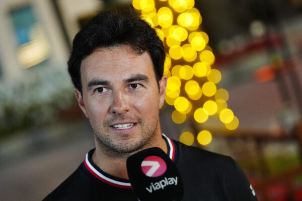 Pérez deelt mening Verstappen en waarschuwt voor chaos: ‘Kan zoals Formule E worden’